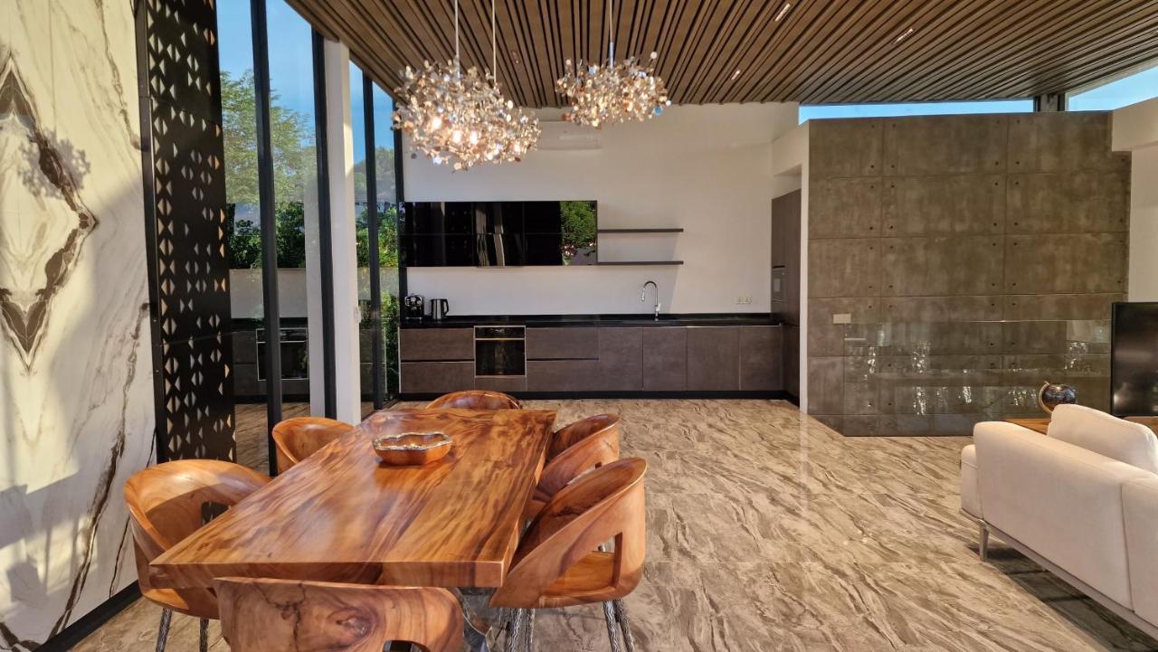 Villa Obsidian, With Staff, Sea View And Walk To Choeng Mon Beach Exterior photo